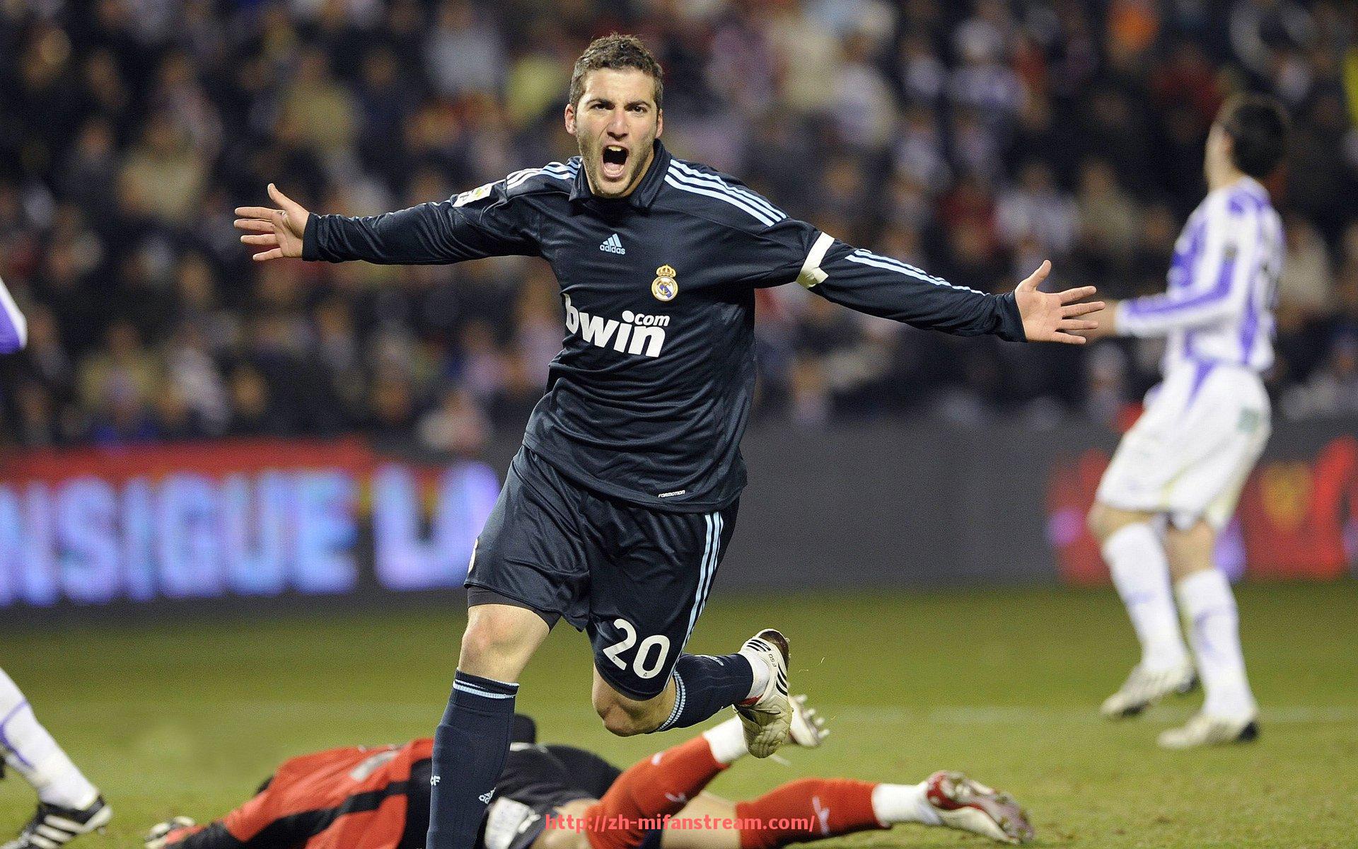 秘饭直播-传中效率左右边路战术：世俱杯球队传中成功率数据